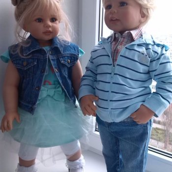 Уже 12 лет, как с куклами играю!!!