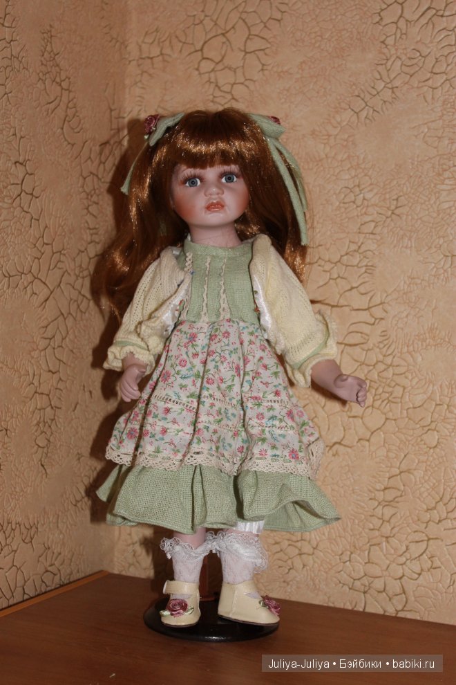 Снова в школу. Фарфоровая кукла