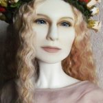 Ах эти девушки в сюрко, так ранят сердце глубоко..)