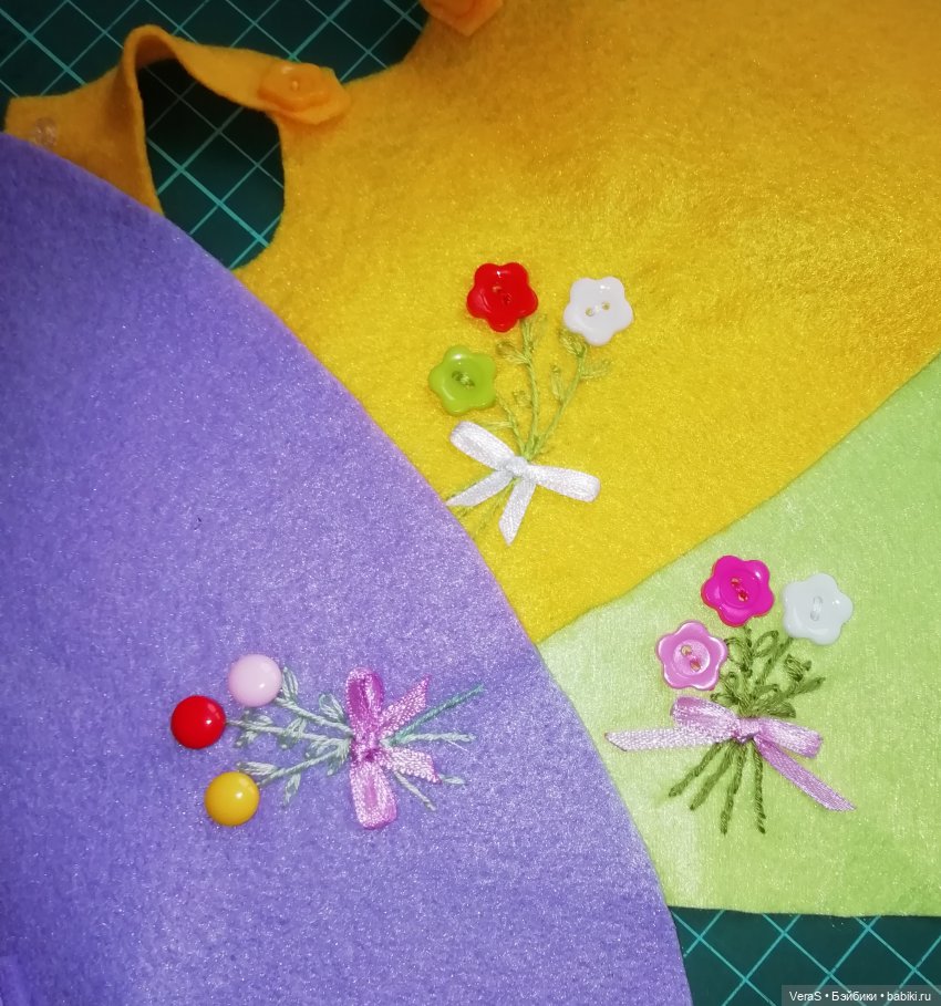 Фетр и букетики — Одежда и обувь для кукол своими руками: фото