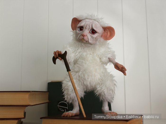 Перхоть — старая белая мышь