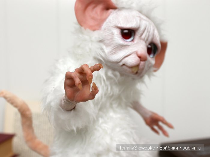 Перхоть — старая белая мышь