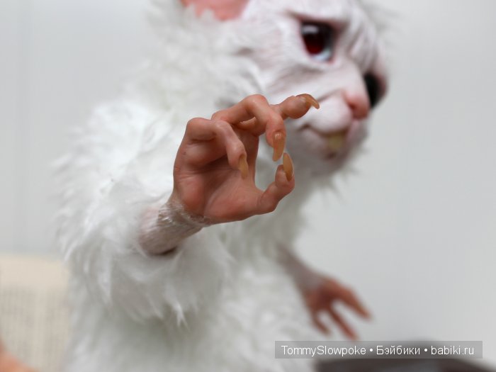 Перхоть — старая белая мышь