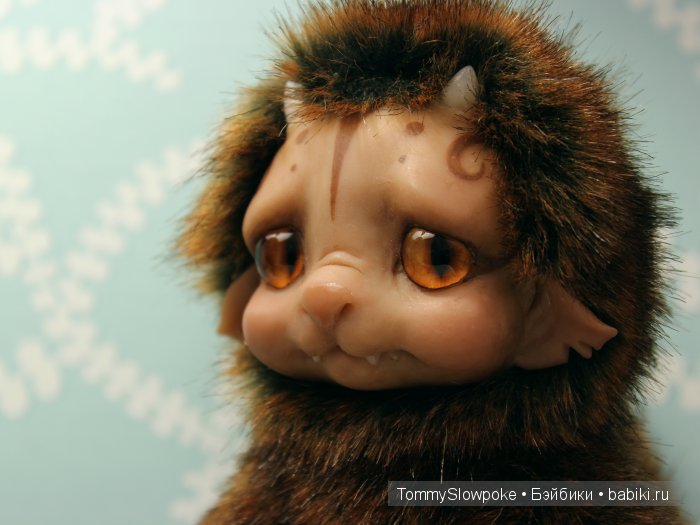 Бурый троллик — Игрушки в смешанной технике (мех и глина): Арт