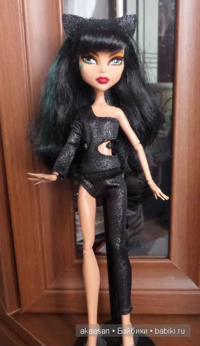 Переделка куклы: ООАК, прошивка волос шерстью, обувь и платье своими руками для куклы Монстер Хай