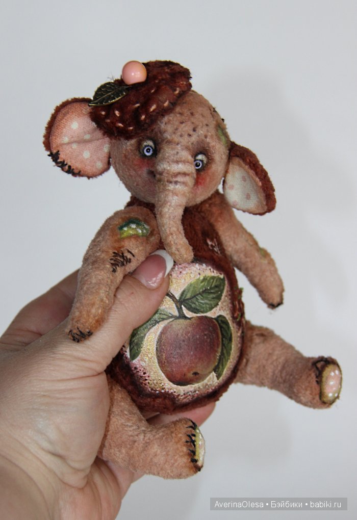 Розовый слон APPLE, авторская игрушка ручной работы