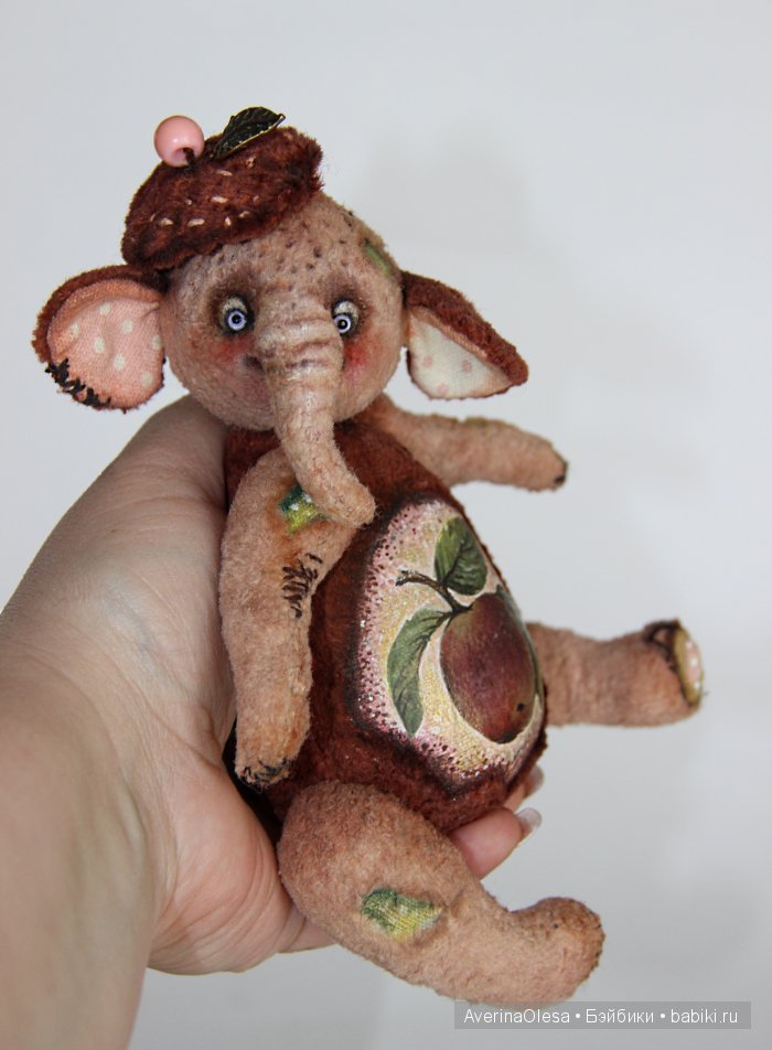 Розовый слон APPLE, авторская игрушка ручной работы