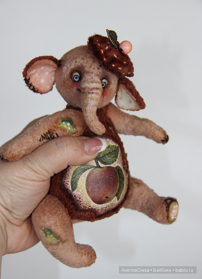 Розовый слон APPLE, авторская игрушка ручной работы