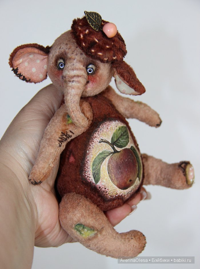 Розовый слон APPLE, авторская игрушка ручной работы