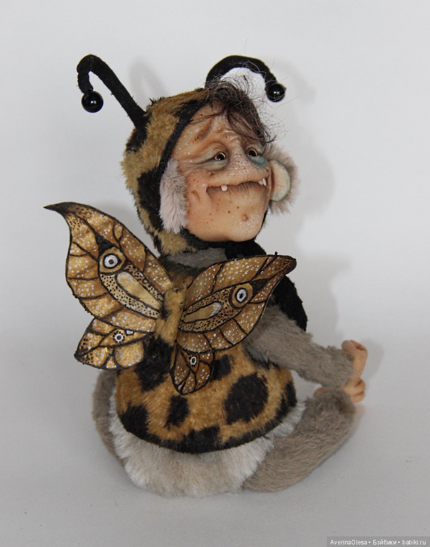 Жужик бабочковый — Игрушки в смешанной технике (мех и глина): Арт