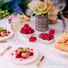 А вам забронировать праздничный столик в нашем уютном ресторанчике?