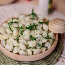 А может по пельмешке?