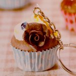 Книга с симпатичной миниатюрой и украшениями, часть 2