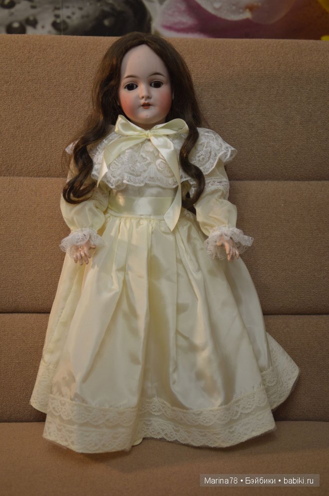 антикварная кукла Queen Louise