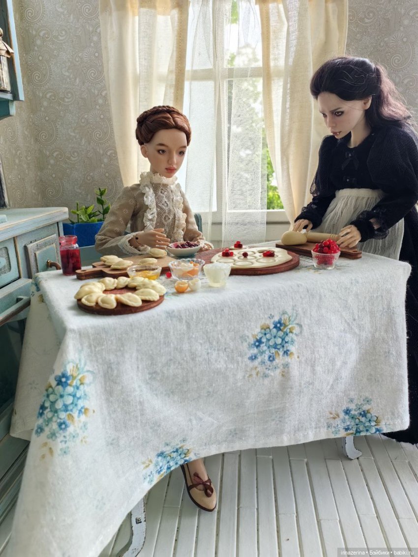 Френки и дочь Дракулы. Лепим вареники 🍒 (фото 8)
