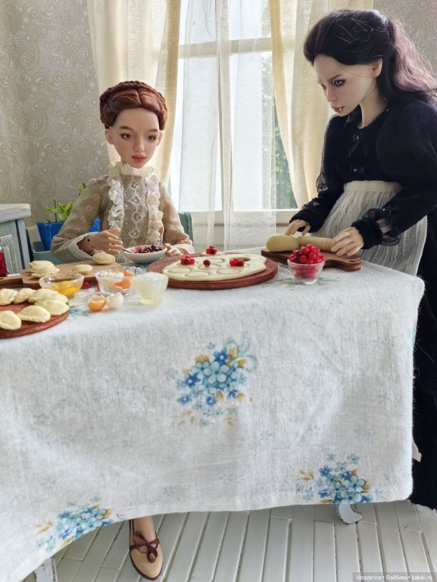 Френки и дочь Дракулы. Лепим вареники 🍒 (фото 7)