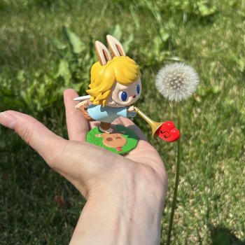 Лето с лабубу