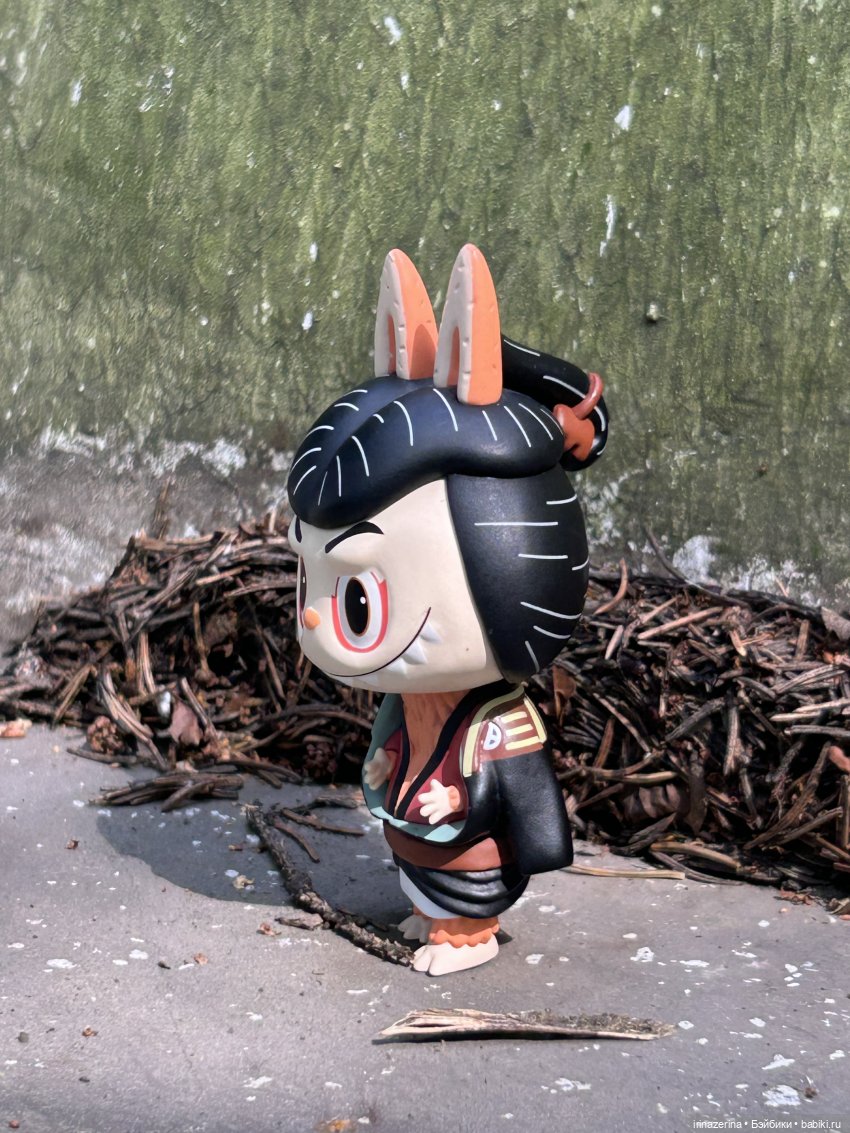 Лабубу в роли слуги Эдохея (фото 10)