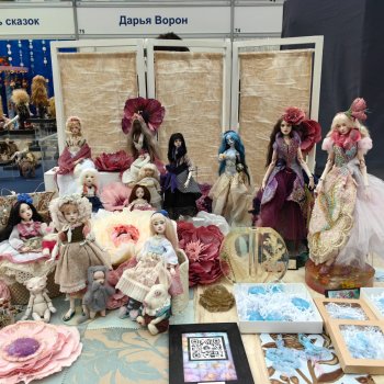 Стенд Екатерины Скворки. Гостинный двор 2025