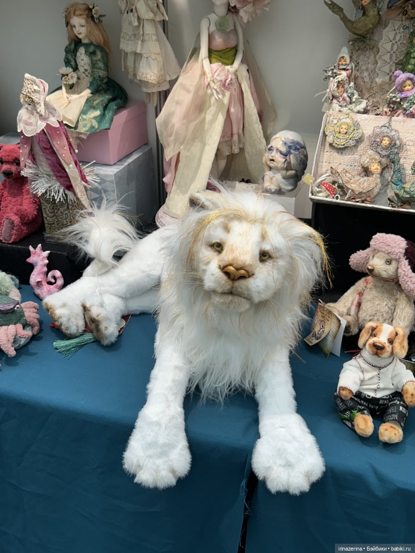 Авторские звери и куклы в Гостинном дворе 2025
