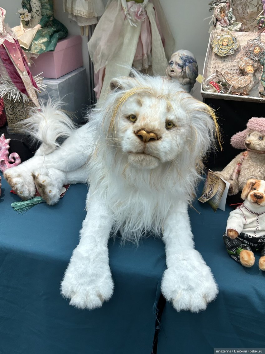 Авторские звери и куклы в Гостинном дворе 2025