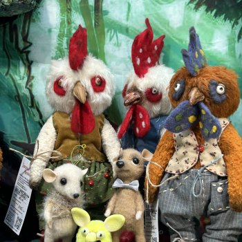 Авторские звери и куклы в Гостинном дворе 2025
