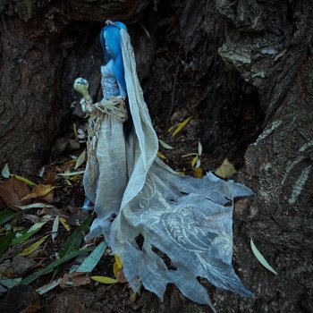 Эмили в ожидании Хеллоуина 🎃