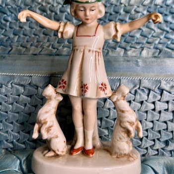 Секреты старинного сундука: Юная дрессировщица