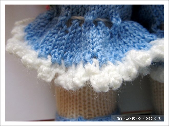 Мастер - класс по вязанию комплекта на куклу