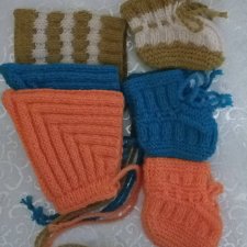 Вязаная шапочка "Эльф "+ пинетки . Вязаная шапочка "Эльф "+ пинетки .