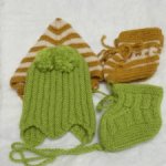 Одежда для кукол Реборн.Шапочка+ пинетки