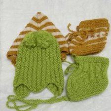 Одежда для кукол Реборн.Шапочка+ пинетки