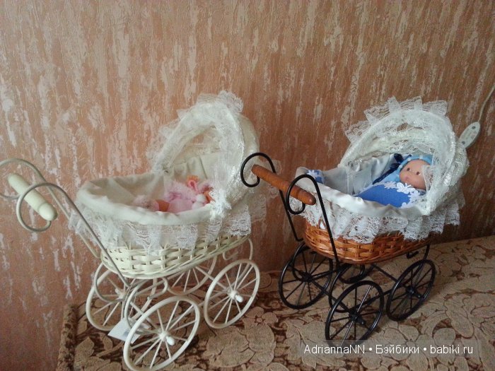 Ну и напоследок, хоть это к МТ не относится, но коляски были куплены специально для Моксяш)) Так что детишки в них могут считаться полноправными членами семейства Мокси Тинз)) Тем более, что столько мамочек (и папочек) сразу! Ну и напоследок, хоть это к МТ не относится, но коляски были куплены специально для Моксяш)) Так что детишки в них могут считаться полноправными членами семейства Мокси Тинз)) Тем более, что столько мамочек (и папочек) сразу!