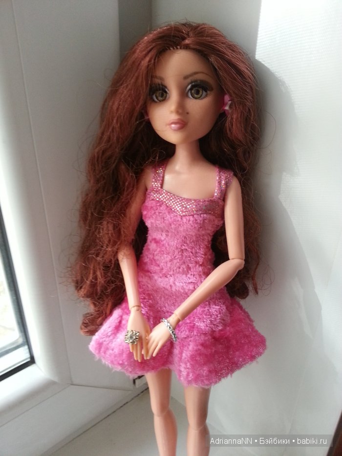 Нежная рыжуля с зелено-карими очами