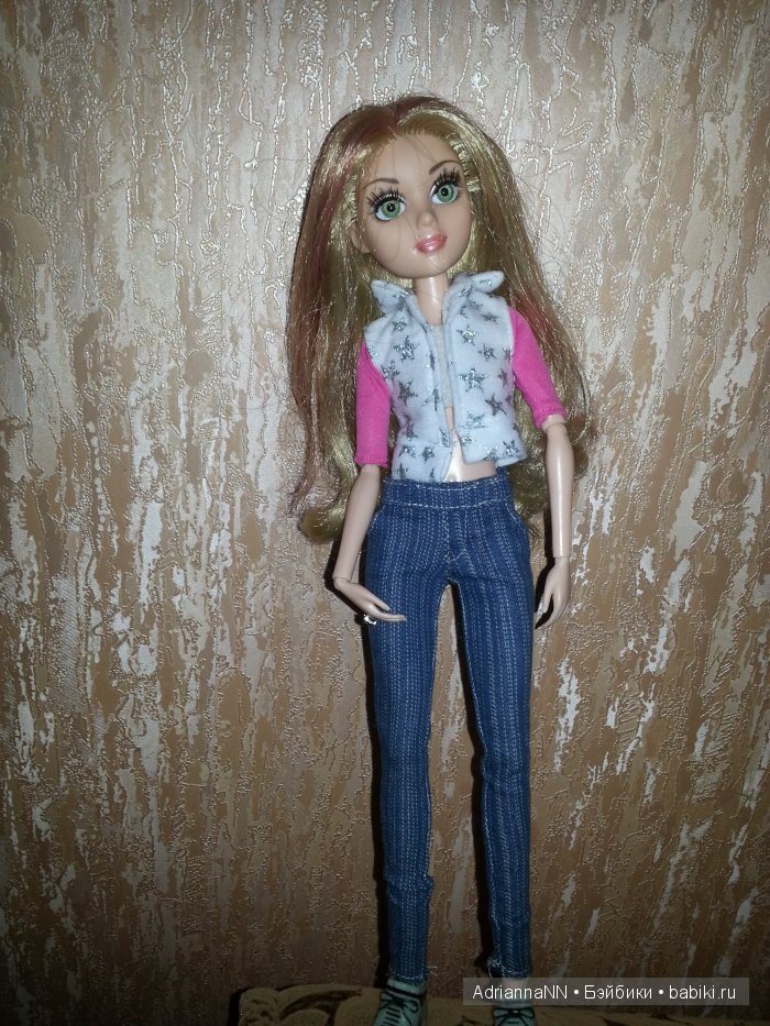 Красавица-блондинка с зелеными глазами (фото 4)