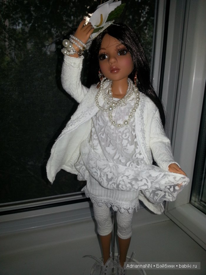 Молочный шоколад в белых сливках