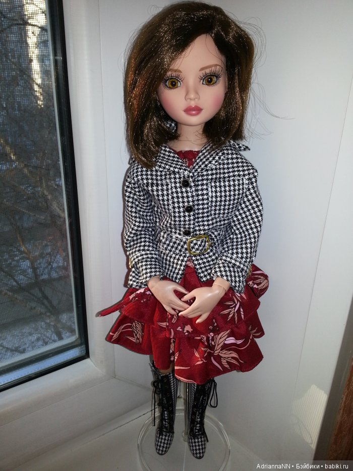 Моя новенькая девочка Essential Ellowyne Seven - Brown