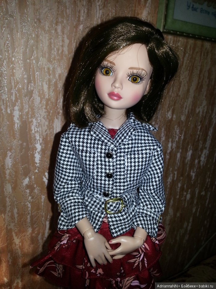 Моя новенькая девочка Essential Ellowyne Seven - Brown (фото 10)