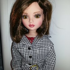 Моя новенькая девочка  Essential Ellowyne Seven - Brown