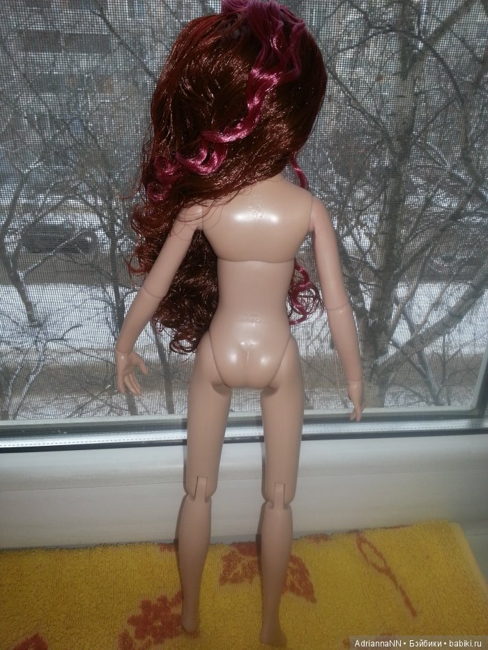 Куколка Элловайн Вайлд от Тоннера. Подвижность и строение тела. Небольшой экскурс (фото 4)