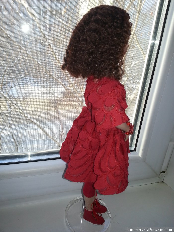 Задумчивая дама в красном (фото 7)