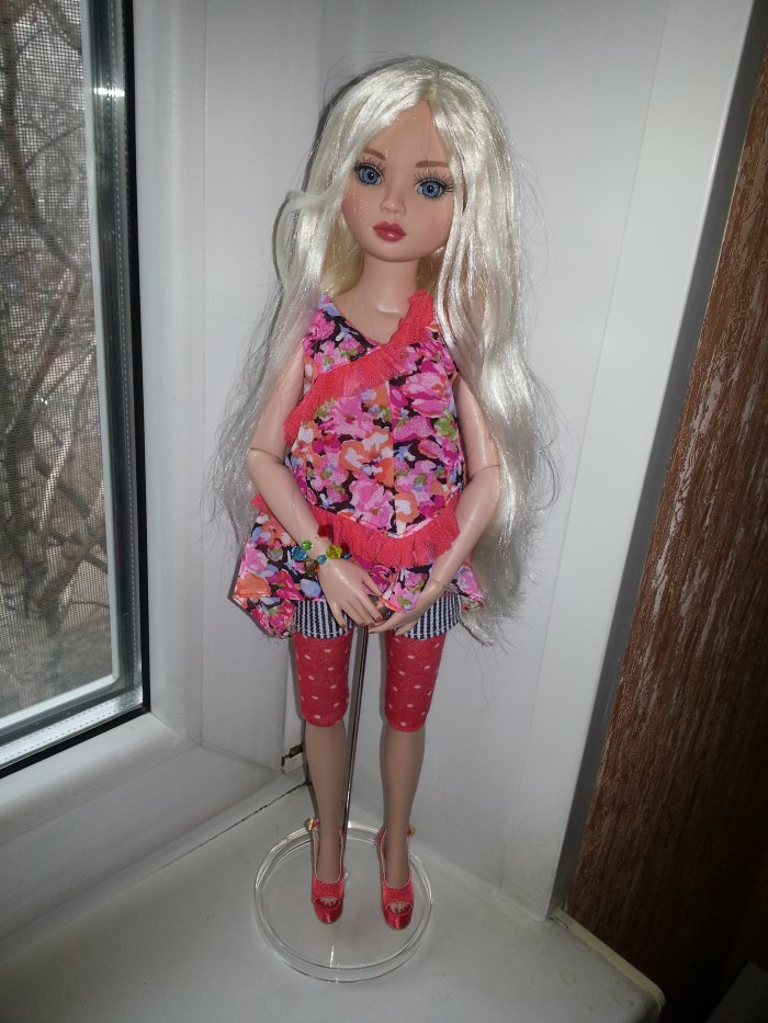 Блондиночка с голубыми глазами (фото 5)