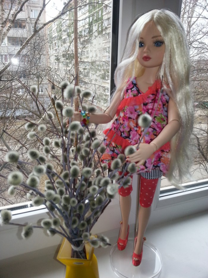 Блондиночка с голубыми глазами (фото 7)