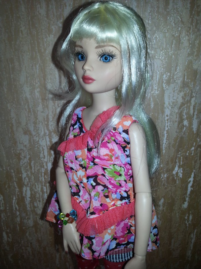 Блондиночка с голубыми глазами (фото 3)