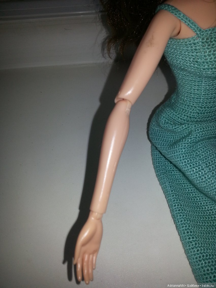 Как исправить дефект шарнира у куклы Мокси Тинз (фото 6)