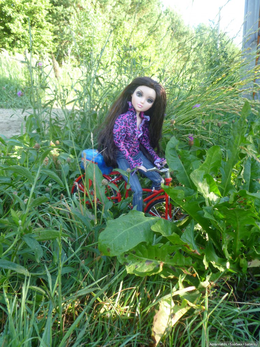 Райское место, или первая вылазка Адрианны (Мокси тинз) на природу