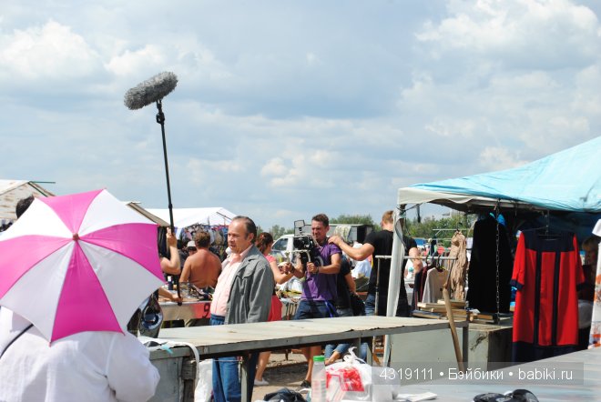 С Андреем Малаховым пройдемся по блошиному рынку