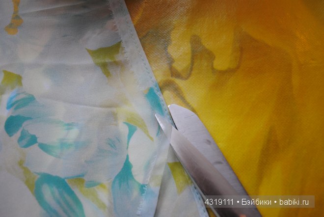 Плащ или накидка из шифона для любых кукол. Обработка краев швом "американка". Отделка ниткой-резинкой. Подробно. Просто