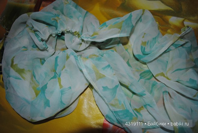 Плащ или накидка из шифона для любых кукол. Обработка краев швом "американка". Отделка ниткой-резинкой. Подробно. Просто