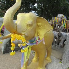 Семь слонов счастья.